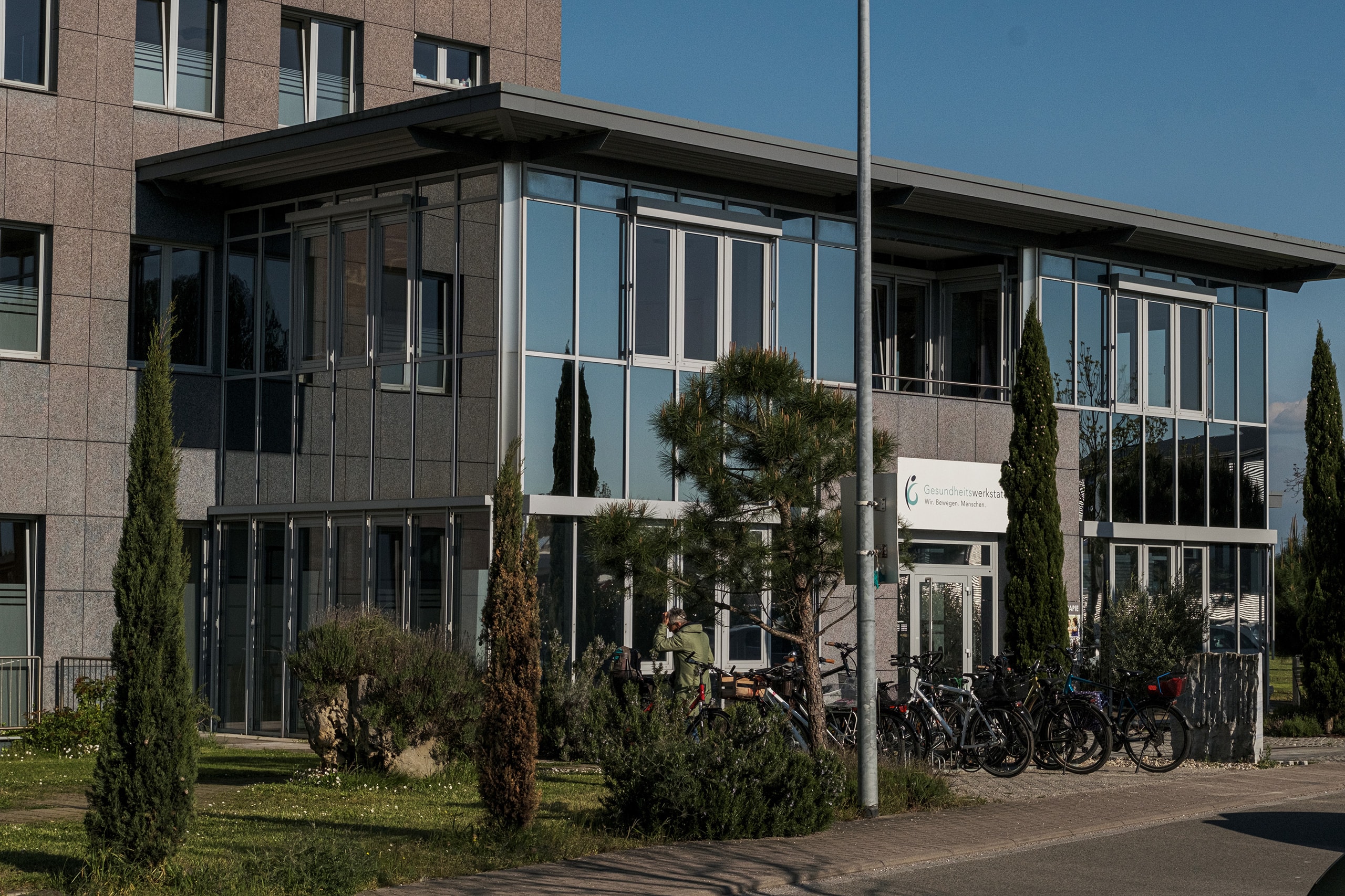 Gesundheitswerkstatt Gebäude Außenansicht seitlich